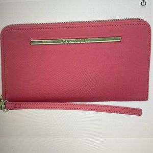 Steve Madden Women’s Pink Faux Leather Inner Pocket Zip Around Wallet, Wristlet